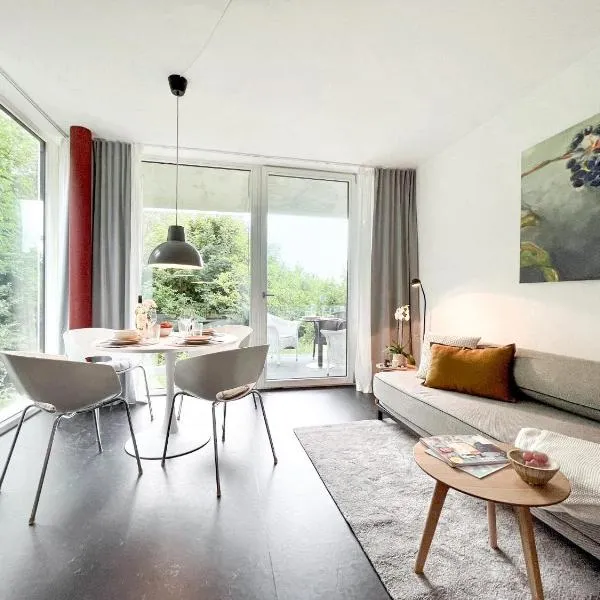Blueberry Living - Design-Apartments am Starnberger See, Natur & Erholung, Privatparkplatz, nur 400 m zum See, hotel en Tutzing