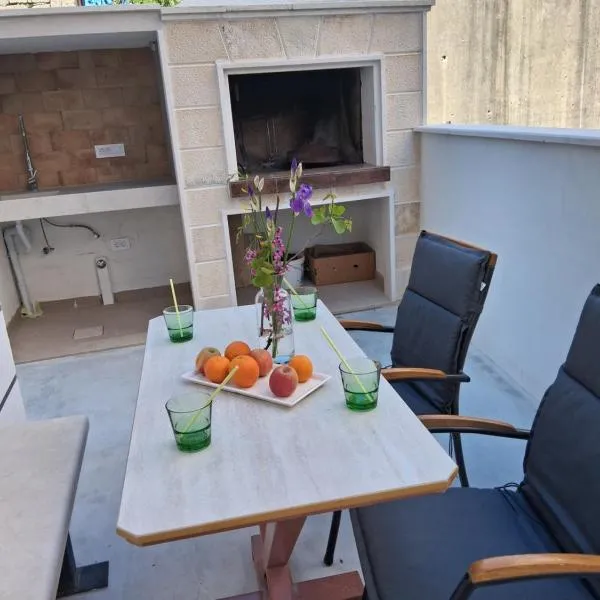 Apartman Golden Stone，Ivanica的飯店