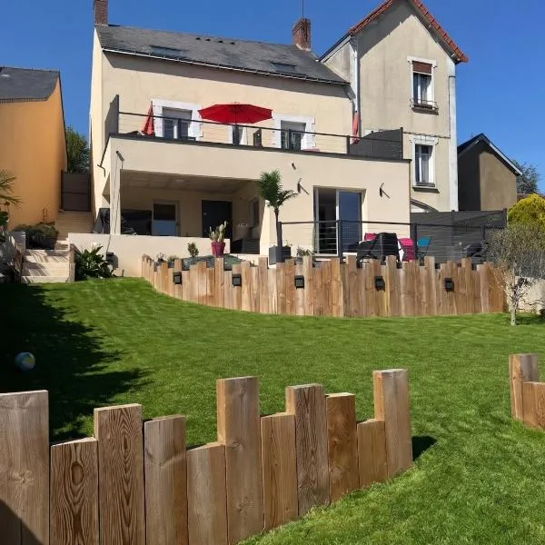 Gîte du Chateau de Sillé le Guillaume, hotel di Sillé-le-Guillaume