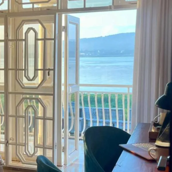 The Jewel and the Lake, hotel i Jinja
