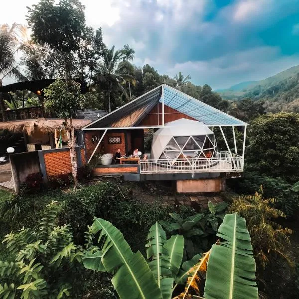 Moondock Luxury Camp – hotel w mieście Munduk