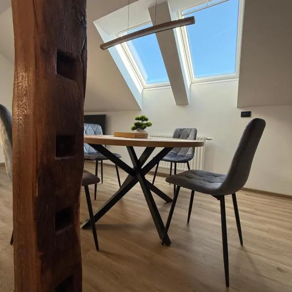 Apartma Luvita, hotel a Golnik