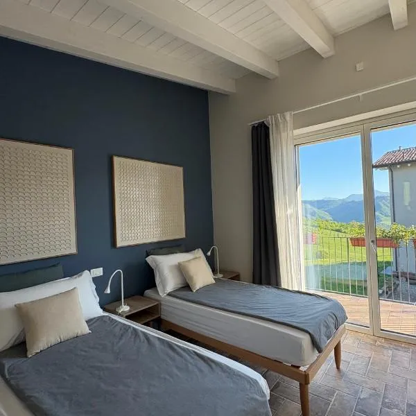 Fuoridicampo blu, hotel u gradu Roncovetro