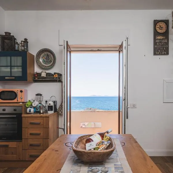 La Finestra sul Mare - 3 camere e vista mare, Hotel in Porto Torres