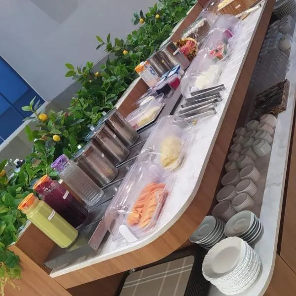 Hotel Kalimera, hótel í Clementina