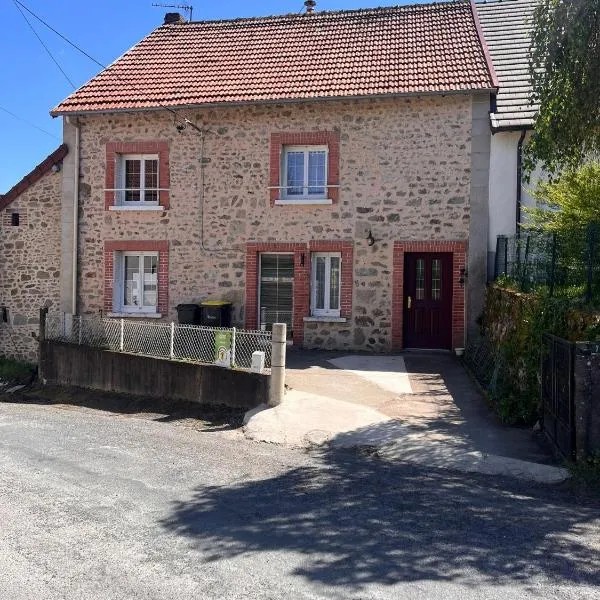 Chez Marguerite et Lucienne, hotel u gradu 'Bussière-Dunoise'