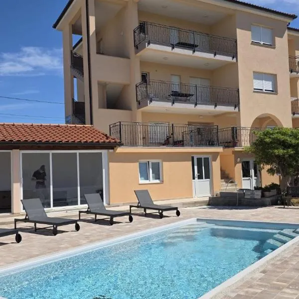 Villa Mare, hotel i Lopar