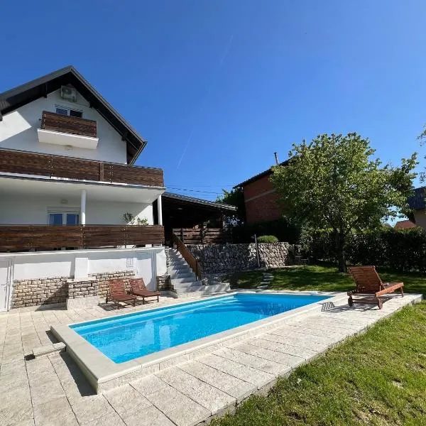 Villa Otto - Private Pool & Garden, hotelli Zagrebissa