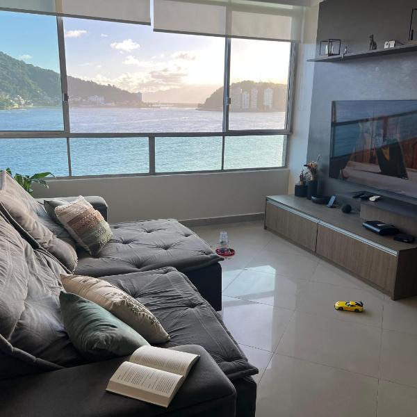 AP pé na areia com a melhor vista de São Vicente!