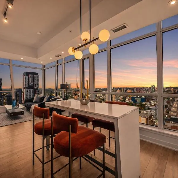 Sovitel Suites - Toronto's Entertainment District, отель в Торонто