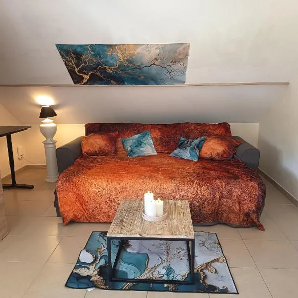 Nid Ain'vesti parking privé , 15min de CNPE et PIPA 4couchages animaux ok, Hotel in Lagnieu