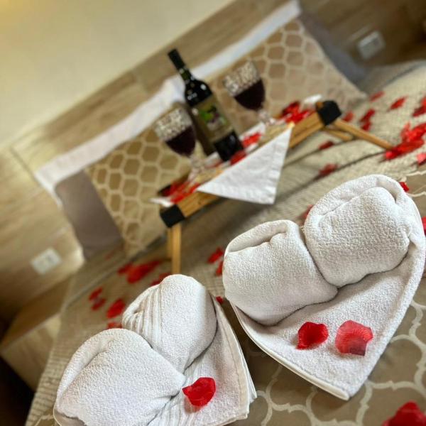 Chalé dos Sonhos Privativo com Jacuzzi Cozinha Churrasqueira e Decoração - Pousada Sitio Pauletto - Foto 3