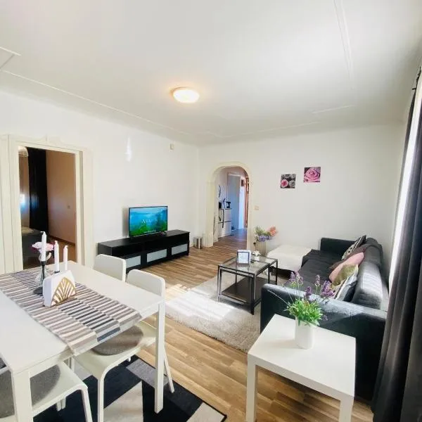 Spacious House for Families & Workers – hotel w mieście Skelleftehamn