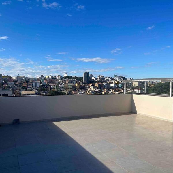 Casa grande e aconchegante em ótima localização