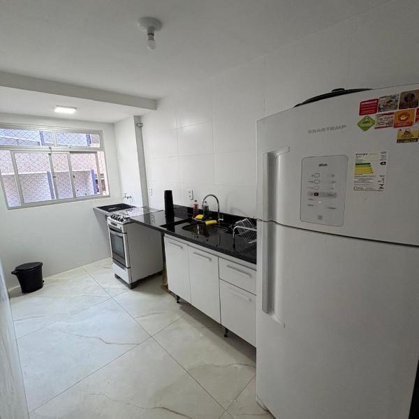 Excelente Apto com elevador, suíte, na quadra do mar na Praia do Morro, Bem ventilado e Equipado com utensílios para sua comodidade - Foto 4