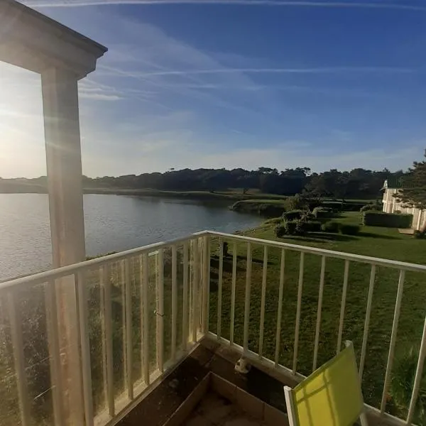 résidence hollywood piscine golf pres plage, хотел в Сен-Жан-де-Мон