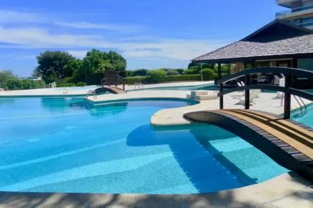 Nice Sea View Apartment Pool Terrace AC 1 bedroom, hotel v Nice