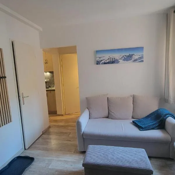 Joli appartement plein centre, מלון במוטייה