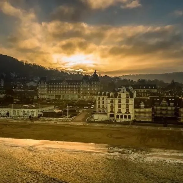 La Perle Houlgate with Spa and Beach, hôtel à Houlgate