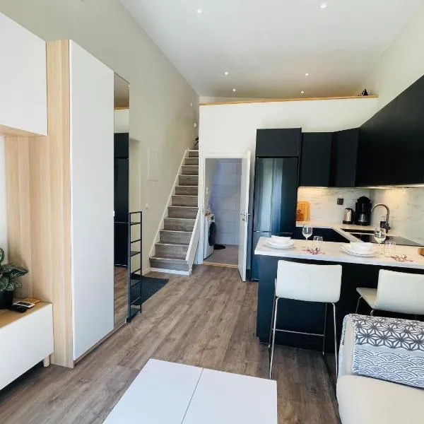 2 Modern guesthouses near The Beach, hotel in Falkenberg