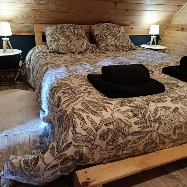 Gîte l'estive du Clozel, hotel di Besse-en-Chandesse