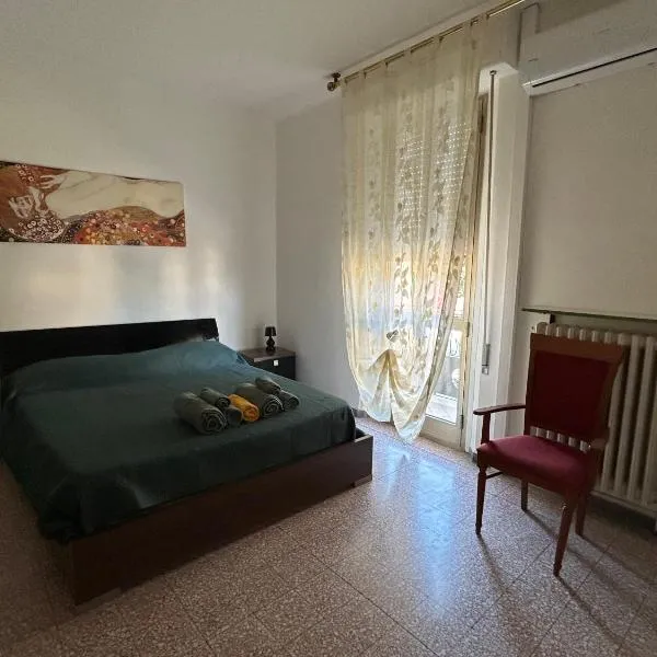 Affittacamere VITRUVIO โรงแรมในฟาโน