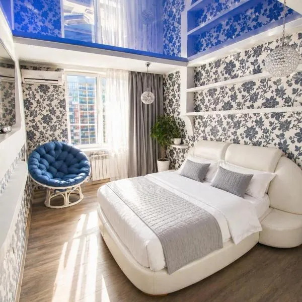 Zoryaniy Royal Apartments Новобудова в центрі Парк Шевченка, MedGarden Дуже ЧИСТО, hotel in Chernivtsi
