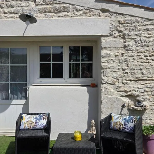 STUDIO tout équipé au calme、Puyravaultのホテル