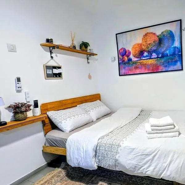 A country house in the city, Hotel in Petach Tikwa