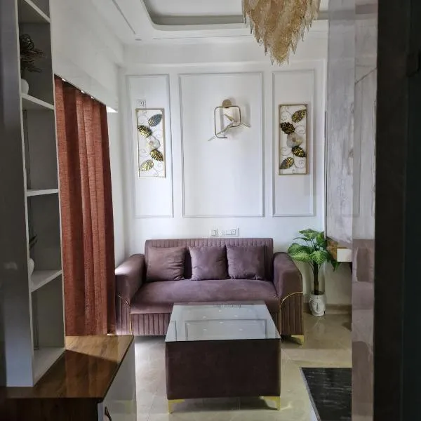 The Happy Nook Stays in Winsten Park Knowledge Park V, hotel em Noida