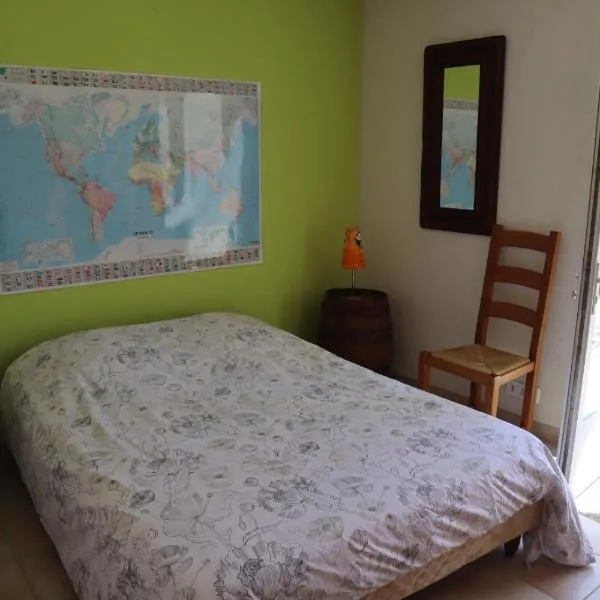 Chambre, entrée indépendante, SDB privée – hotel w mieście Cugand