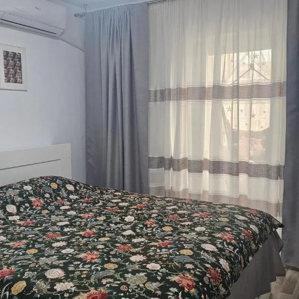 Modern Family Apartment, Free Parking, Balcony, Sleeps 5, hotel sa Bucharest