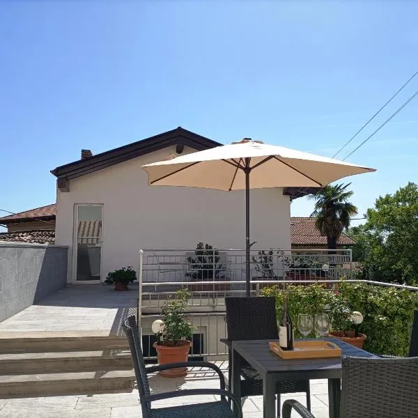 Casa di Anna - Terrazza, verde e relax ai piedi del Monte Quarin, hotel v mestu Cormòns