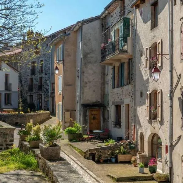 Chambres des remparts de l abbaye, hotel in Le Monastier sur Gazeille
