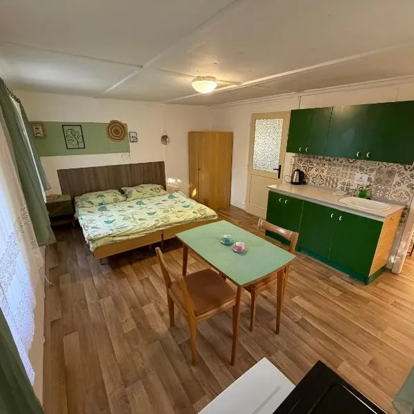 Chaty Kašperské Hory, hotel in Kašperské Hory