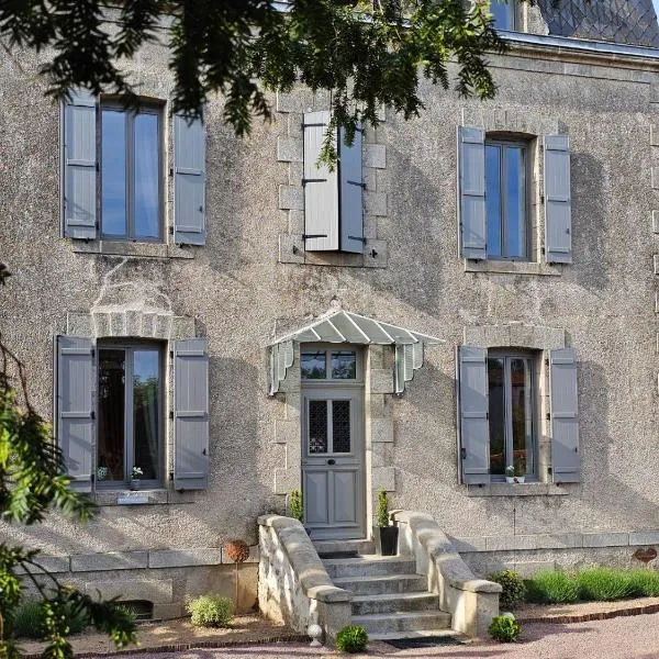 Chambres d'hôtes "Le Petit Cardinal" - proche PuyduFou, hotel v mestu Mauléon