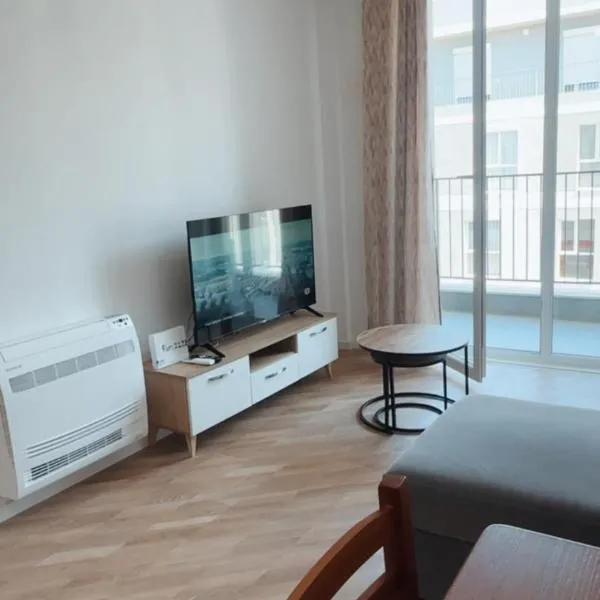 Tirana3,Beautifull apartment near Mother Teresa Int Airport, отель в городе Ljaknasi
