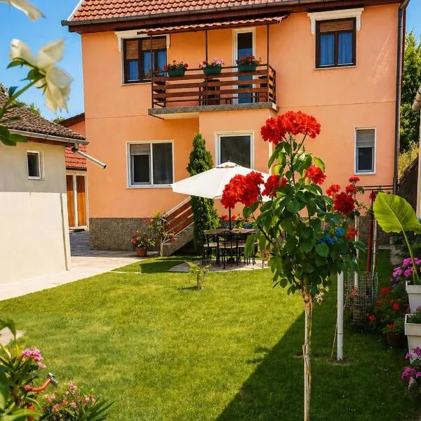 Kuća Amazonija, מלון באפטין