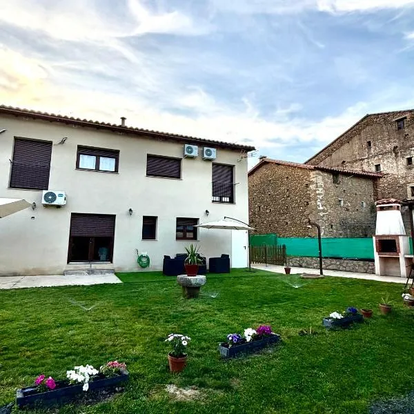 Apartamentos rurales El Hondón del Lugar, hôtel à Hoyos