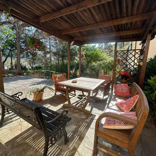 Hotel La Pineta, hotel v mestu Cogoleto