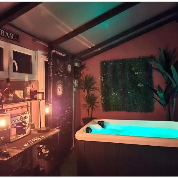 Maison avec jacuzzi, hotel v destinácii Vierzon