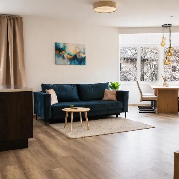 LINZ BASE SUITE Business and Family, 2Bedrooms and Workspace, хотел в Линц