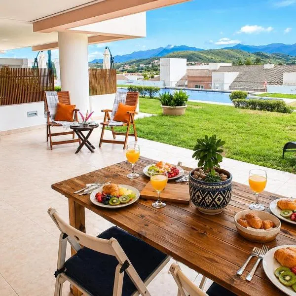 베라에 위치한 호텔 LUXURY RELAX Valle del Este golf y playa con vistas a piscina
