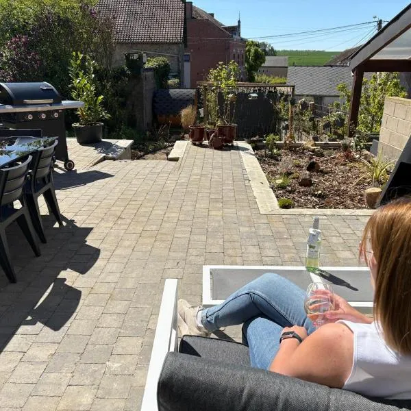 Luxe vakantie huis met sauna, 8pers, 3 badkamers, Hotel in Cerfontaine