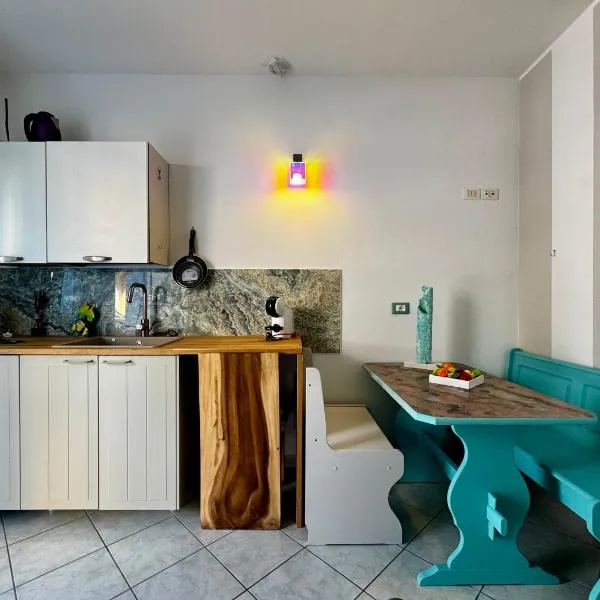 AppArt 21 artistic beach apartment,位于利尼亚诺萨比亚多罗的酒店