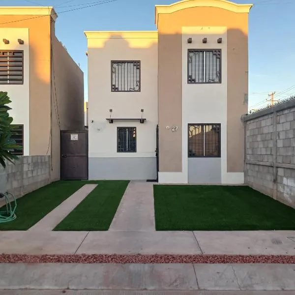 Vivienda completa 2 plantas, y privada con acceso controlado, hotel en Hermosillo