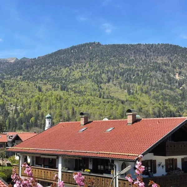 Zugspitze 7 mit SAUNA in Farchant bei Garmisch-Partenkirchen, готель у місті Фархант