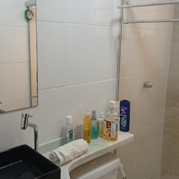 APÊ Búzios 1 quarto até 4 pessoas com piscina, churrasqueira e garagem 5 minutos, perto do mirante do pai vitorio da praia - Foto 3