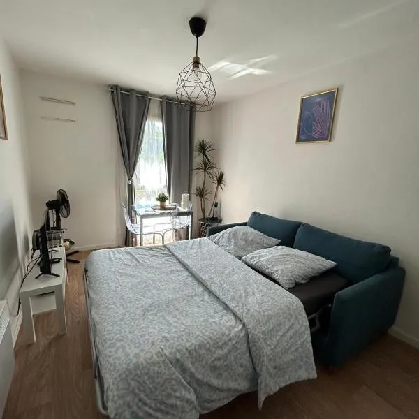 Studio cosy Gare à 1 min Accès Paris rapide, hotel in Quincy-sous-Sénart