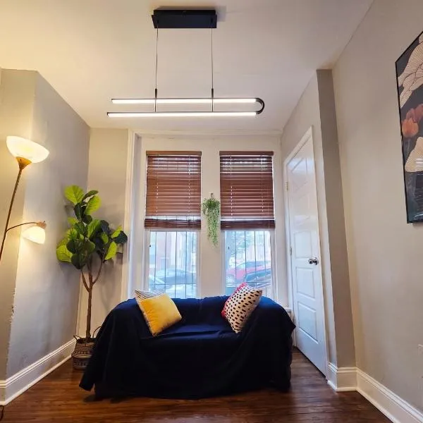 Entire 1BD APT Downtown -Free Parking -Pet Allowed -Netflix TV, hotel in Baltimore